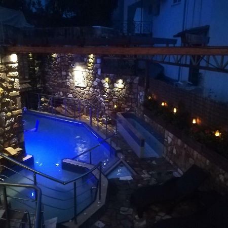 9 Queens Spa Hotel Loutra Aidhipsou Exteriör bild