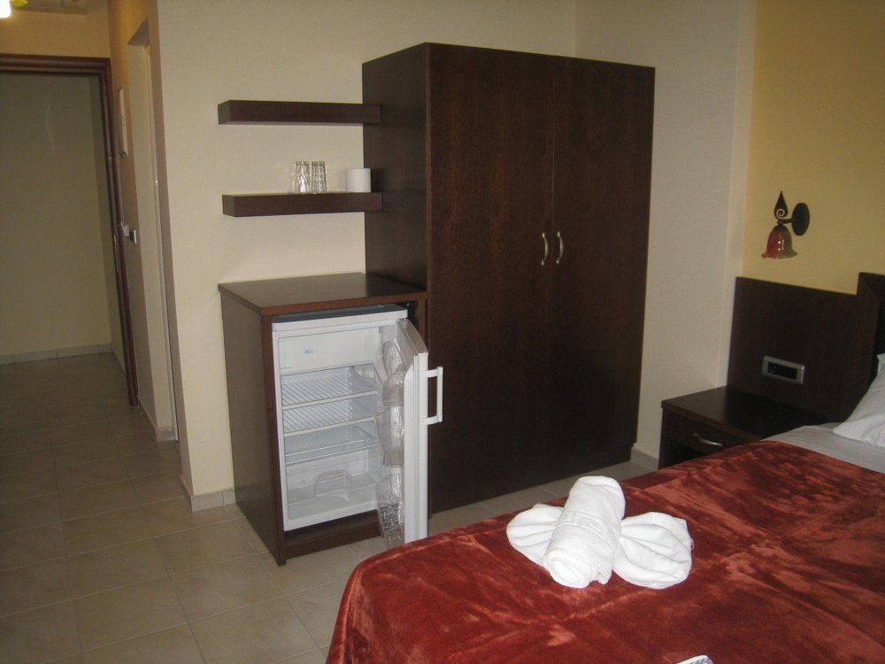 9 Queens Spa Hotel Loutra Aidhipsou Exteriör bild