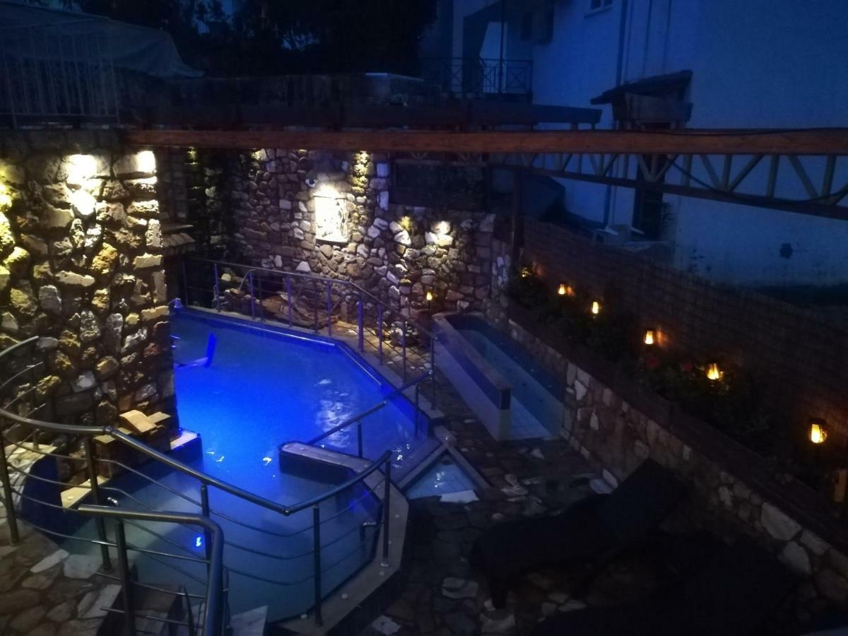 9 Queens Spa Hotel Loutra Aidhipsou Exteriör bild