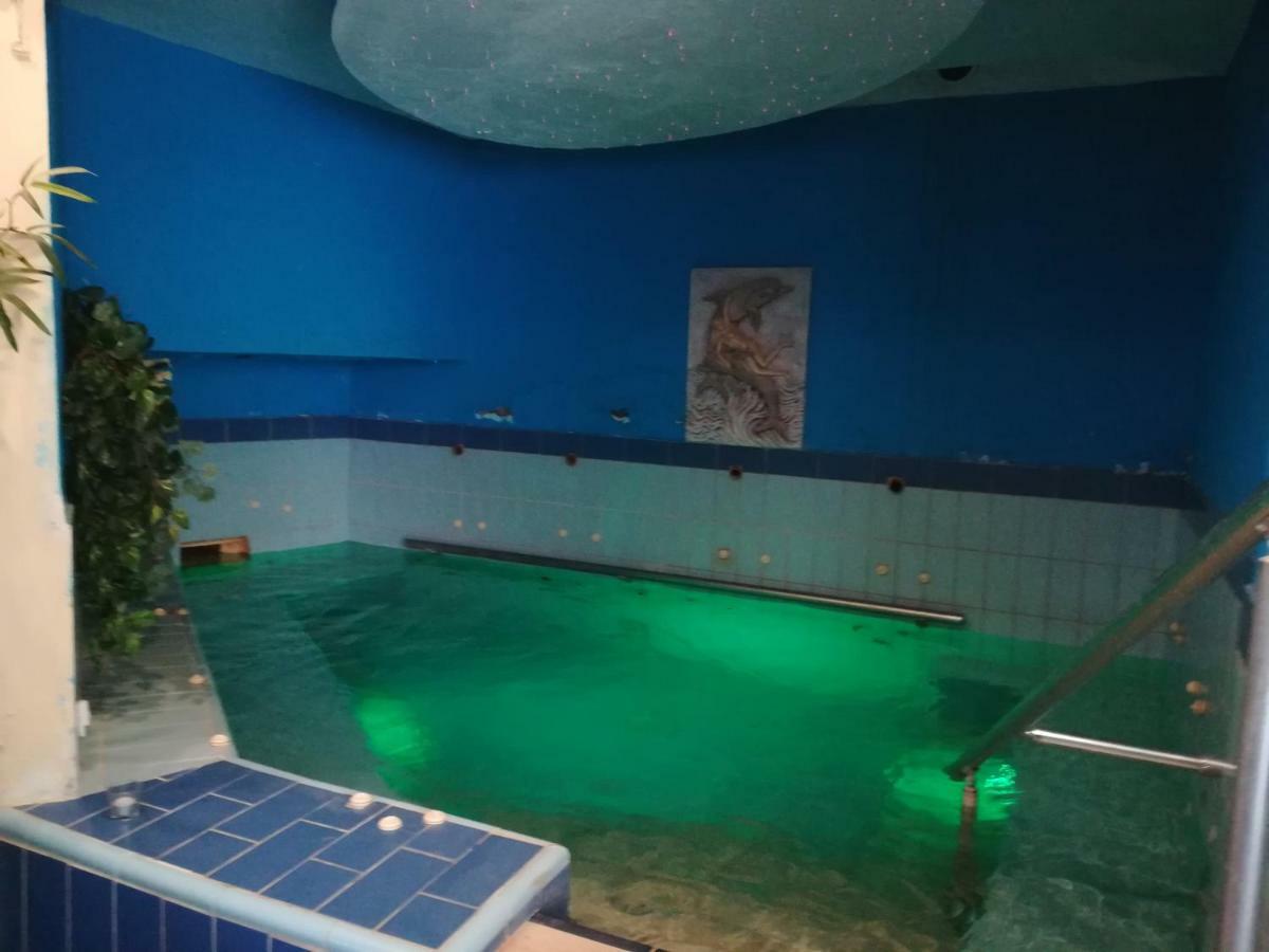 9 Queens Spa Hotel Loutra Aidhipsou Exteriör bild